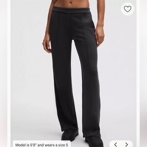 Lululemon Softstreme Pintuck Mid-Rise Pant Regular medium black